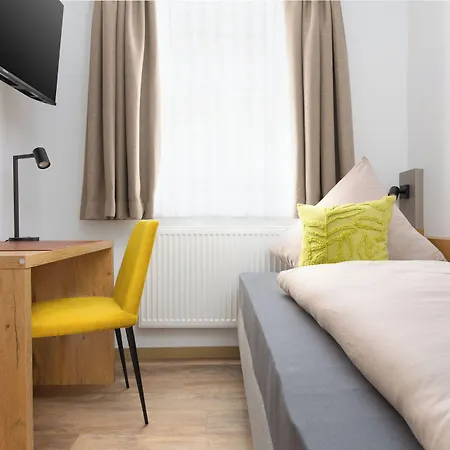 Zur Traube Hotel *